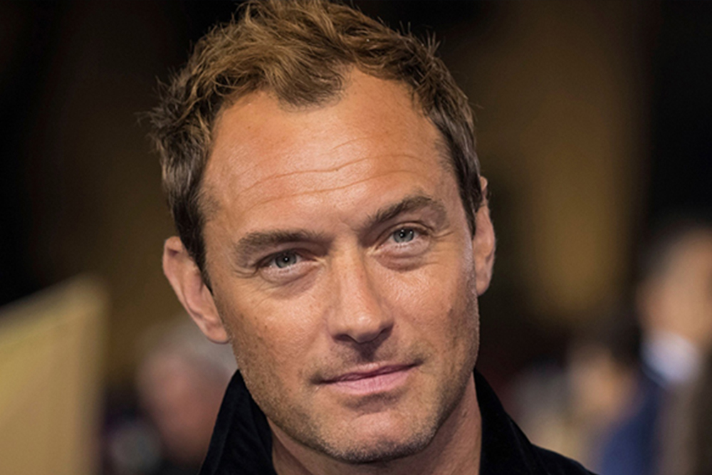 Jude Law Hair Restoration: How the actor managed his receding hairline ...